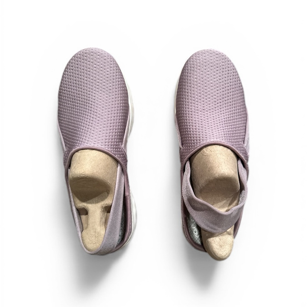 Skechers Women's Light Purple Slip-On Sneakers